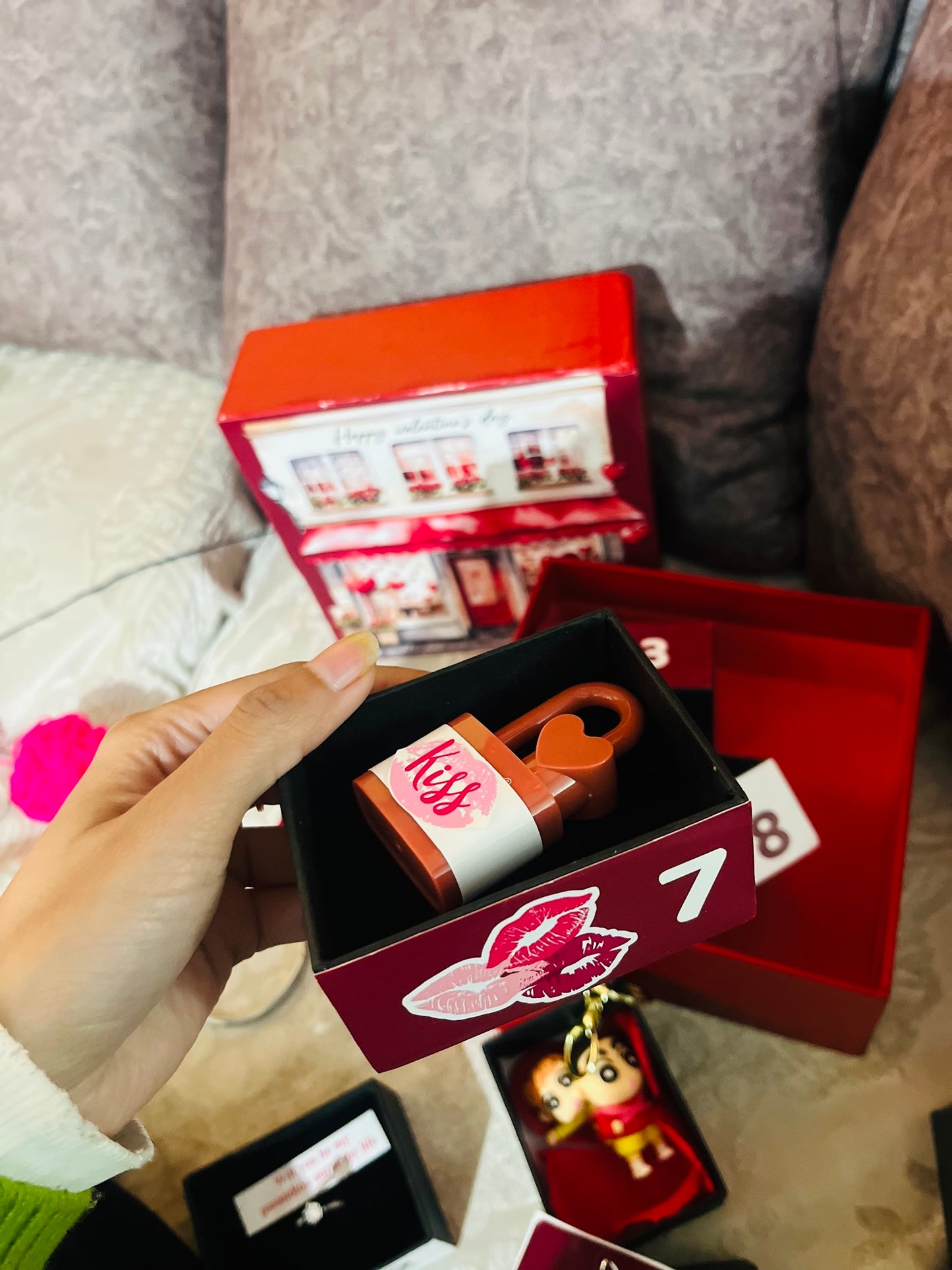8 in one valentine hamper