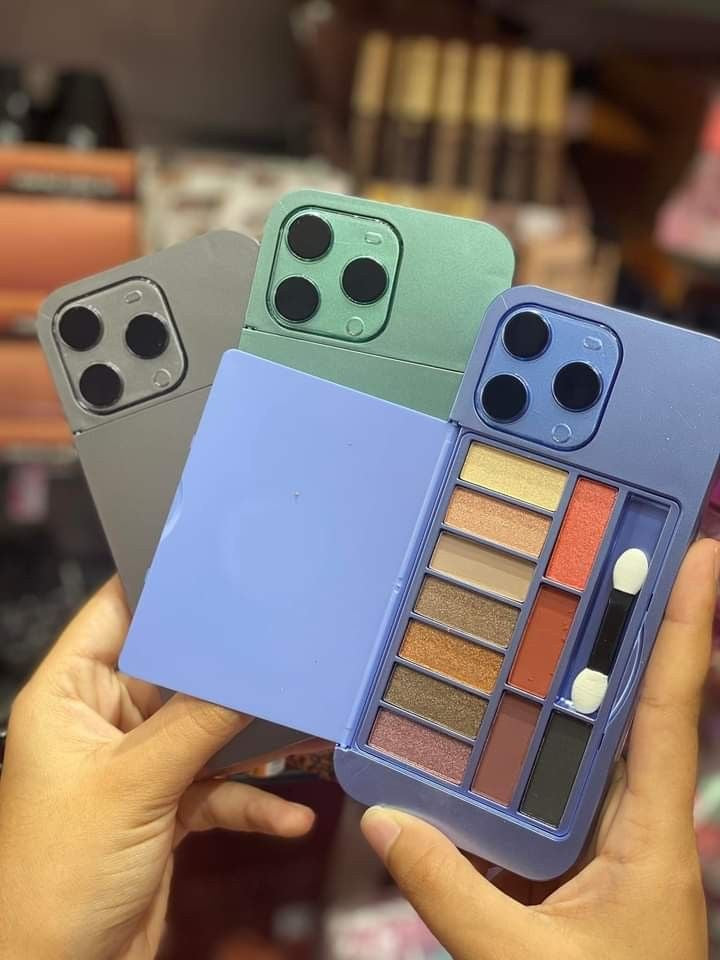 I phone eye shadow kit